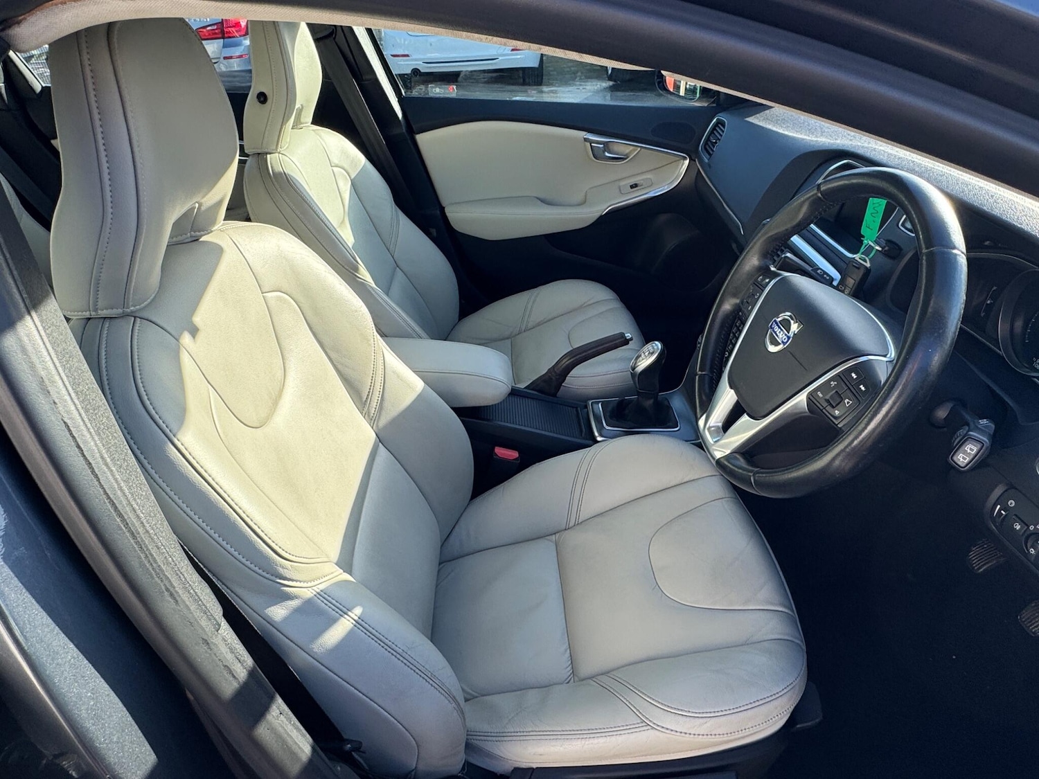 Used Volvo V40 2013 for sale - 76781689: Photo 5