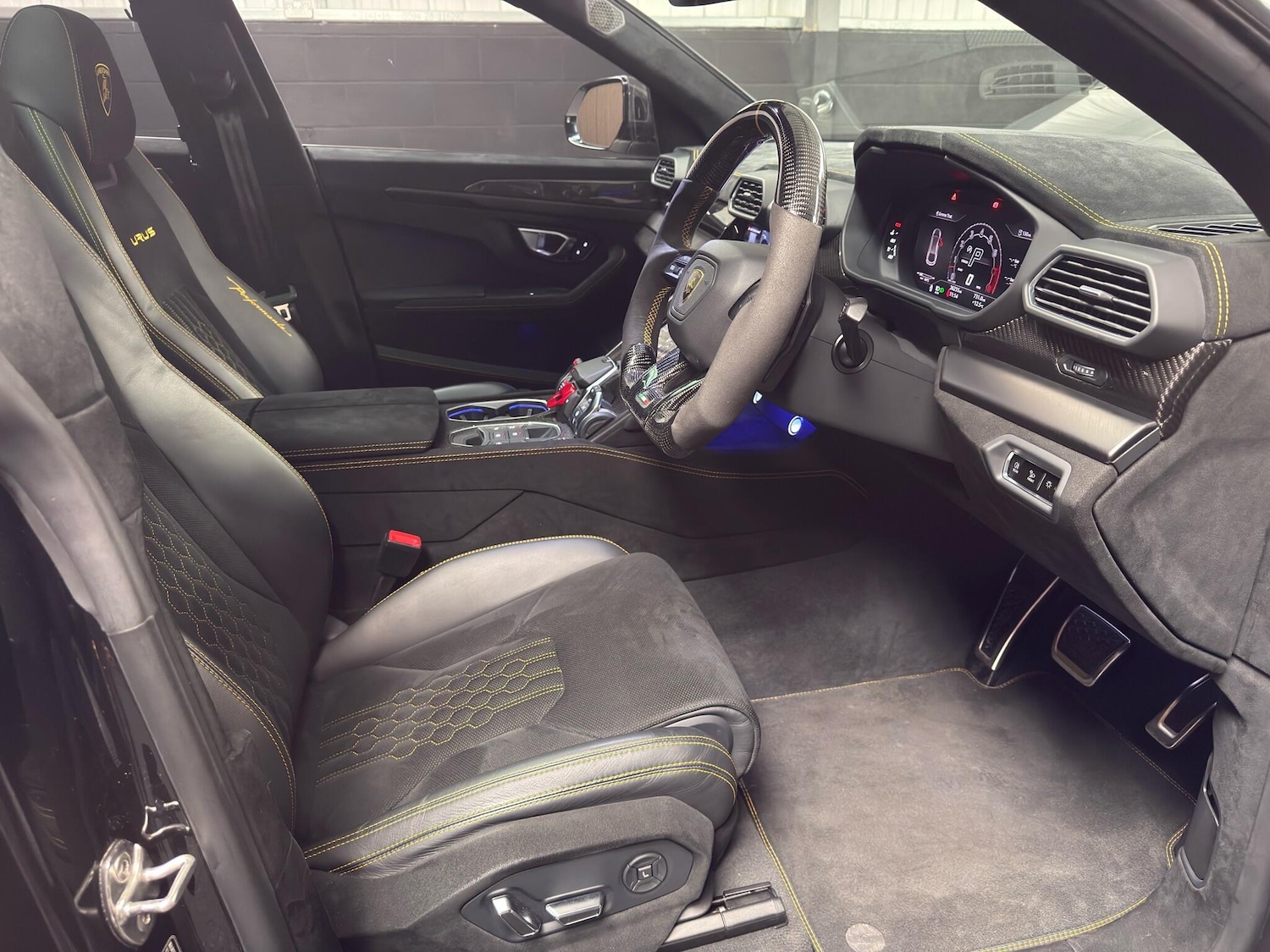 Used Lamborghini Urus for sale - 76728536: Photo 30