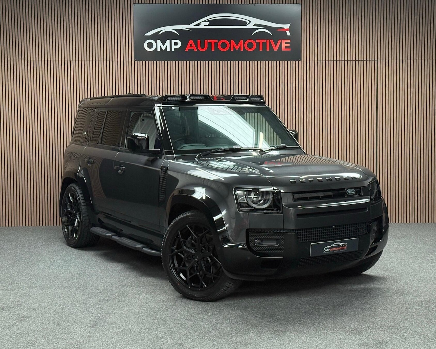 Used Land Rover Defender 110 for sale - 76727815: Photo 1