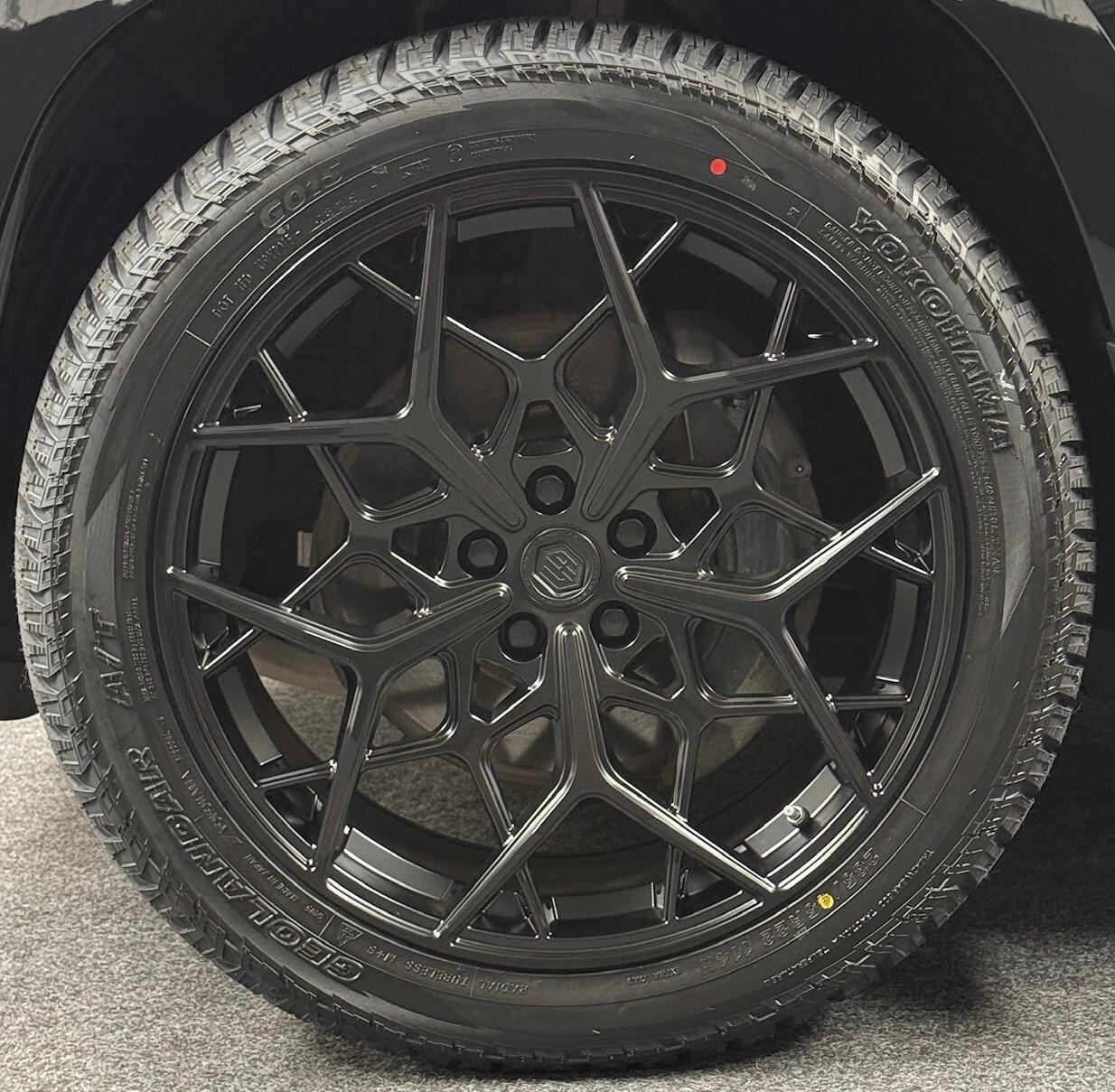 Used Land Rover Defender 110 for sale - 76727815: Photo 17