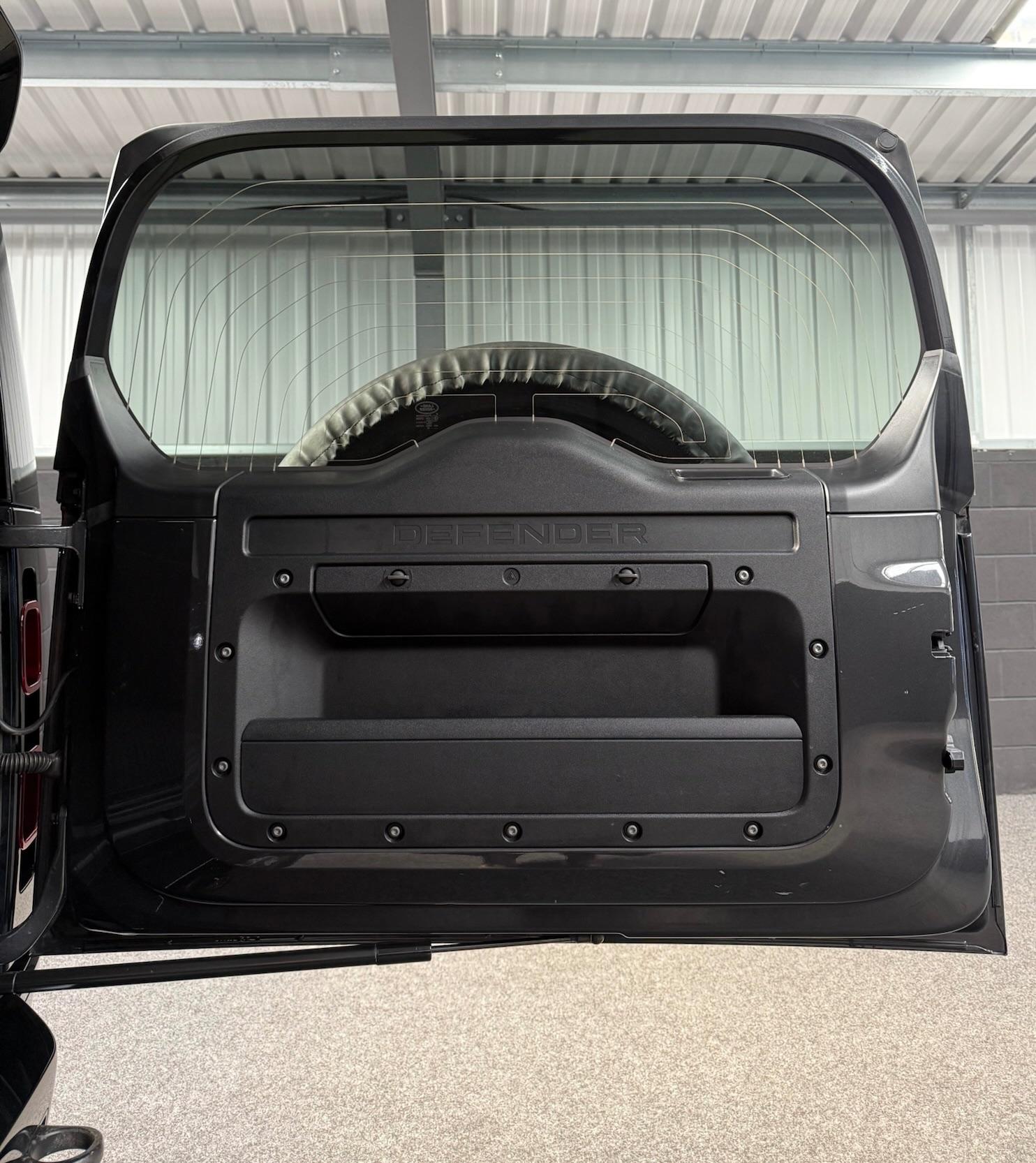 Used Land Rover Defender 110 for sale - 76727815: Photo 21