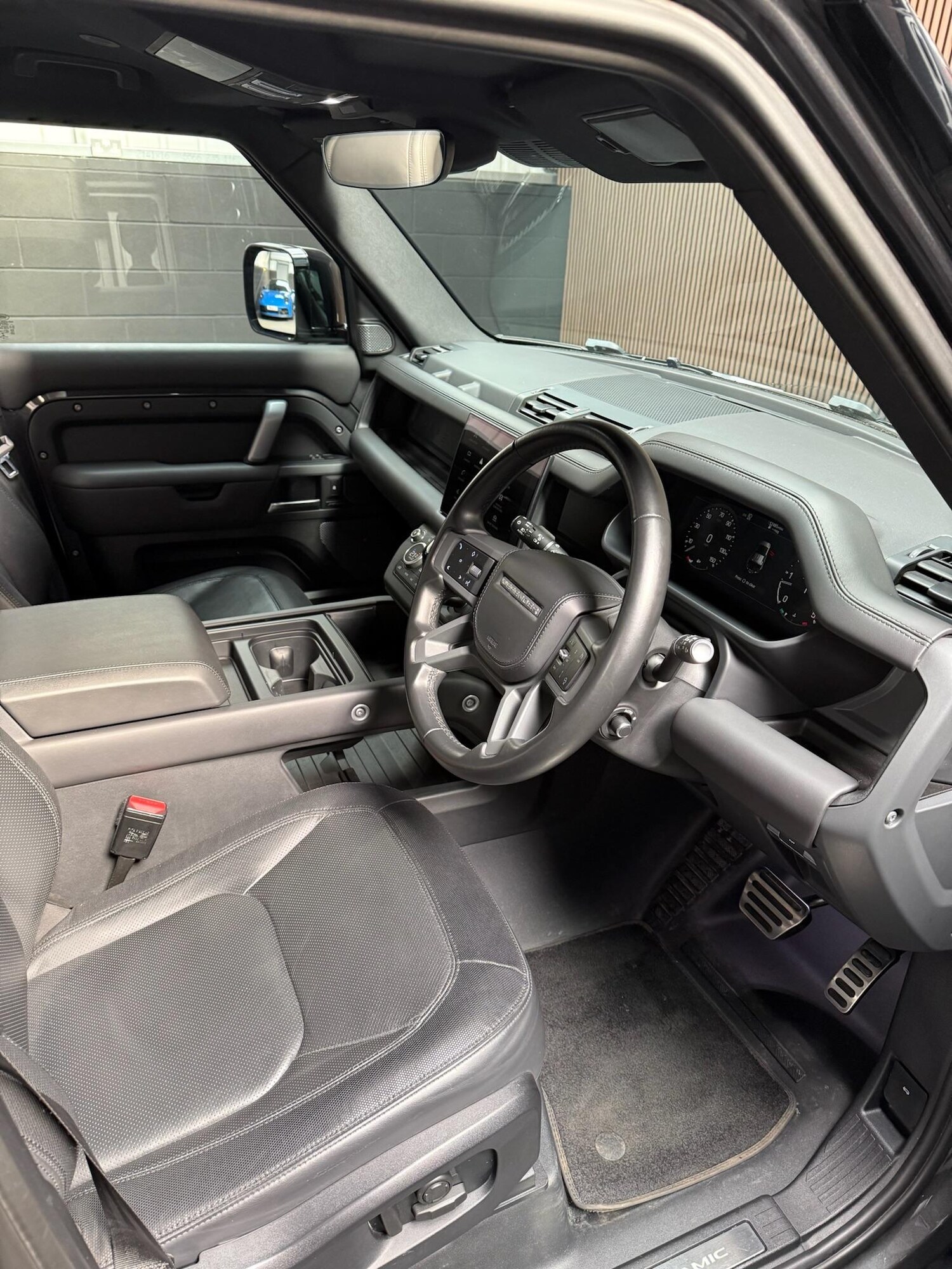 Used Land Rover Defender 110 for sale - 76727815: Photo 22