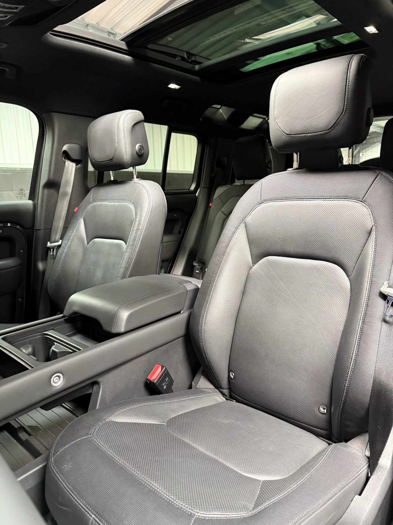 Used Land Rover Defender 110 for sale - 76727815: Photo 23