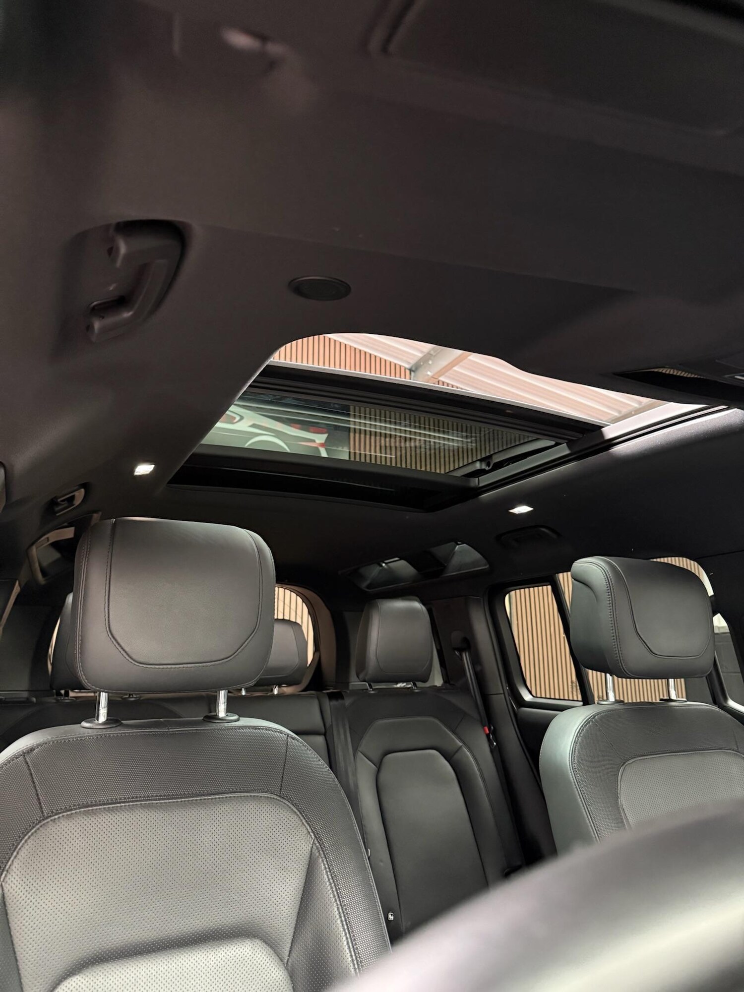 Used Land Rover Defender 110 for sale - 76727815: Photo 27