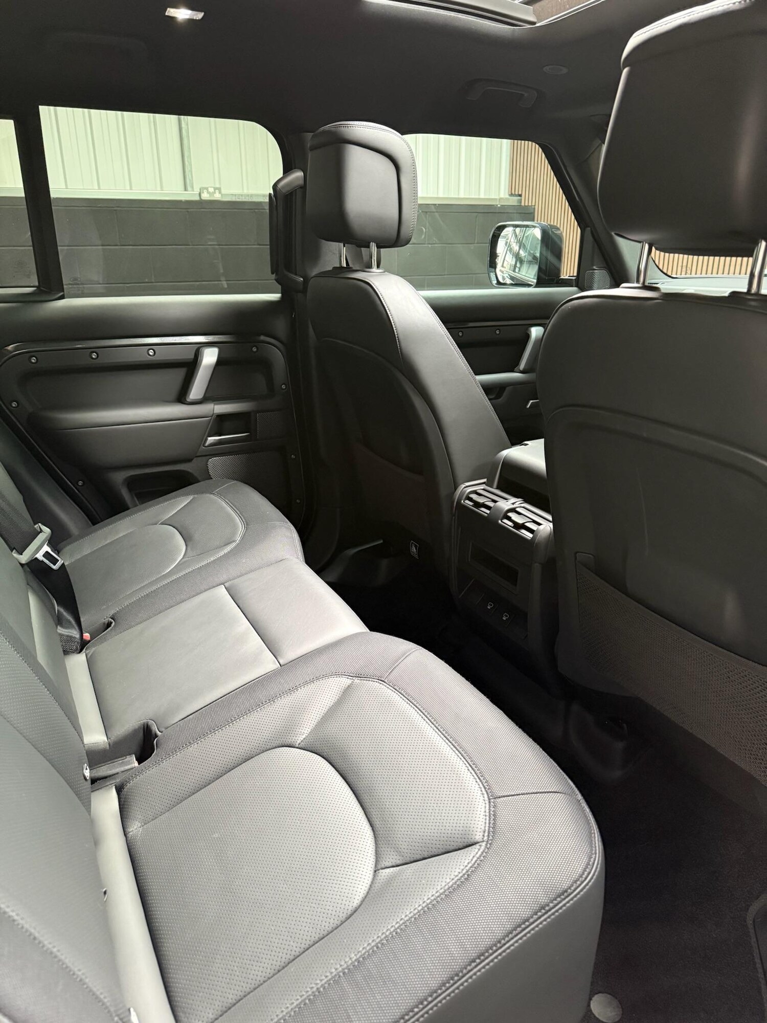 Used Land Rover Defender 110 for sale - 76727815: Photo 29