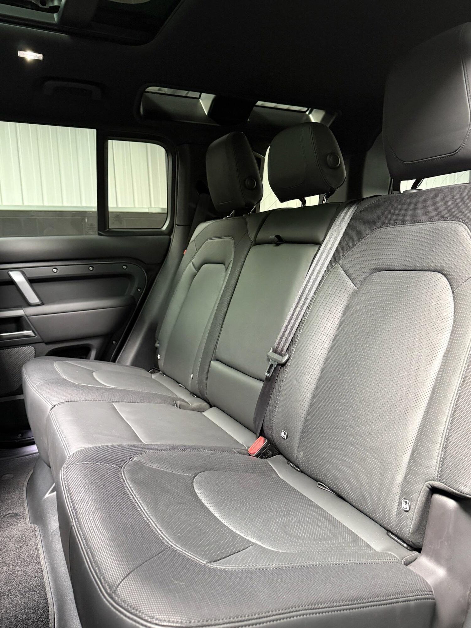 Used Land Rover Defender 110 for sale - 76727815: Photo 30