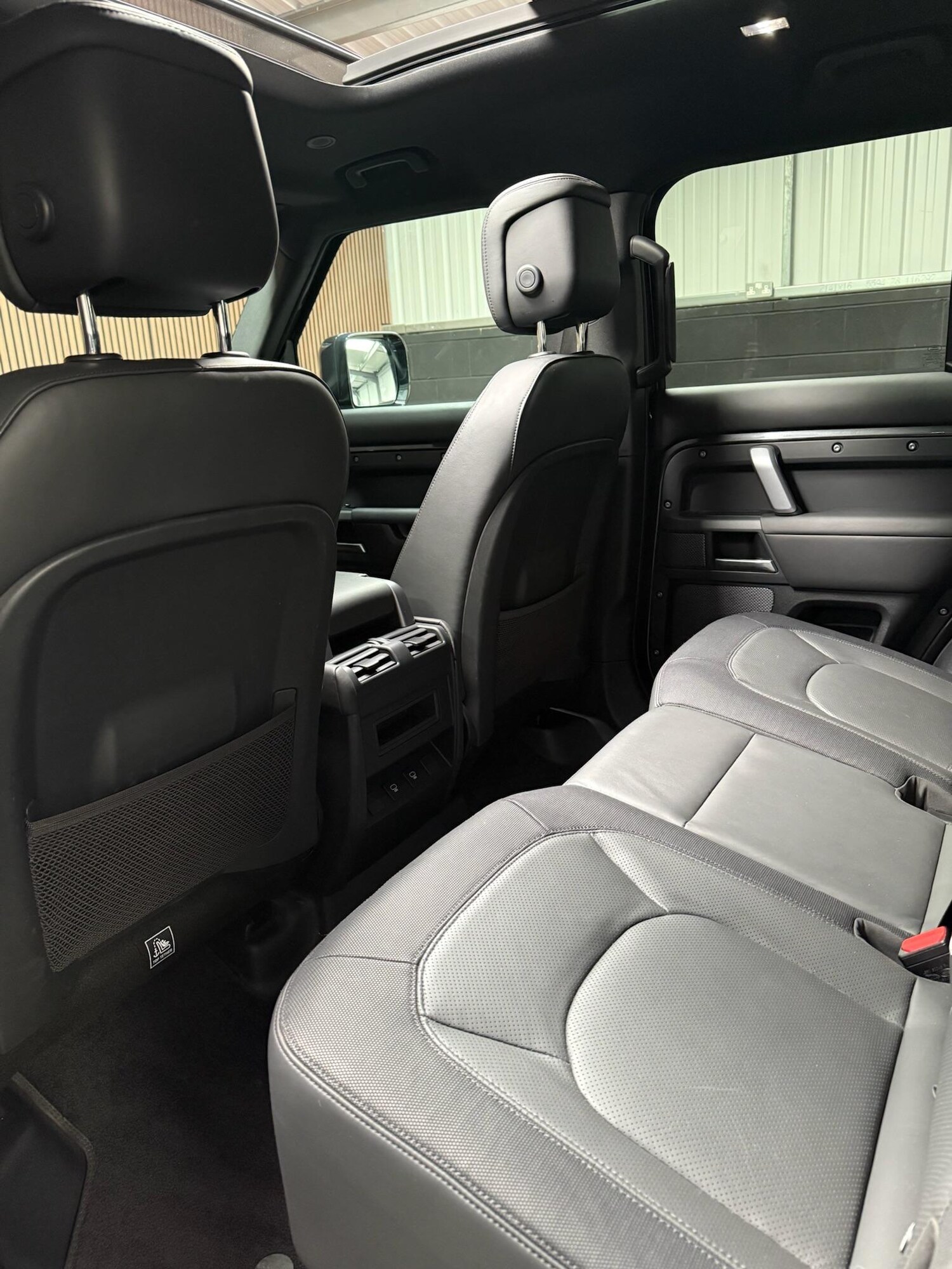 Used Land Rover Defender 110 for sale - 76727815: Photo 31