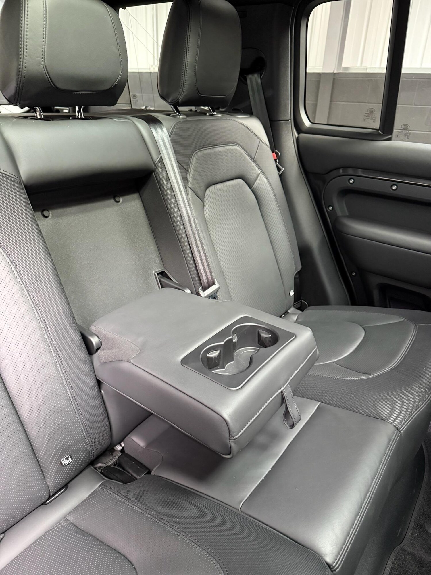 Used Land Rover Defender 110 for sale - 76727815: Photo 32