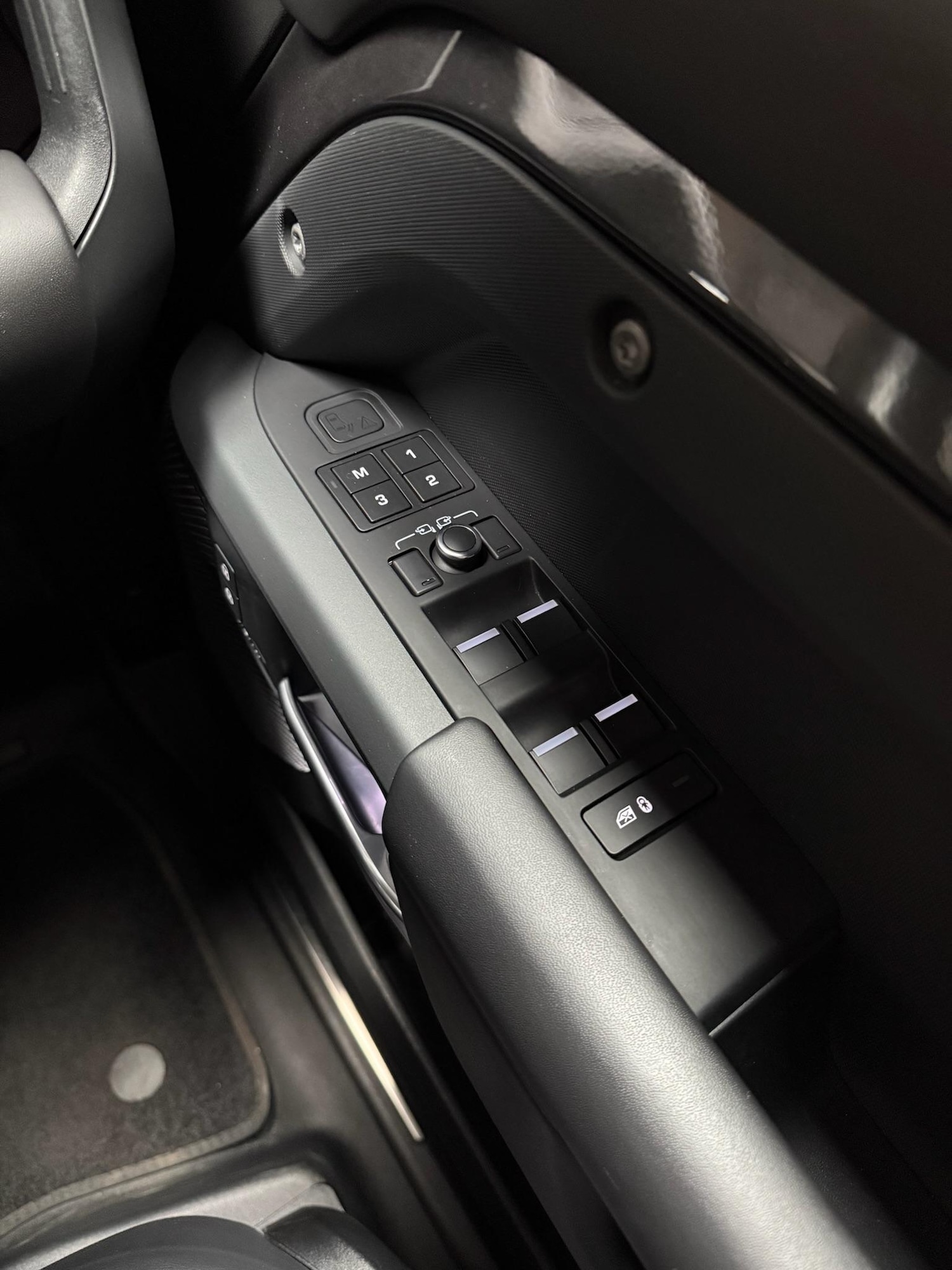 Used Land Rover Defender 110 for sale - 76727815: Photo 36