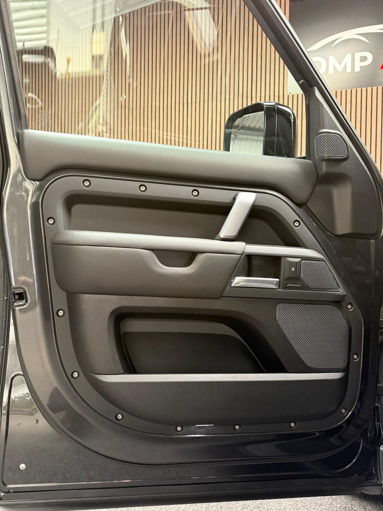 Used Land Rover Defender 110 for sale - 76727815: Photo 40