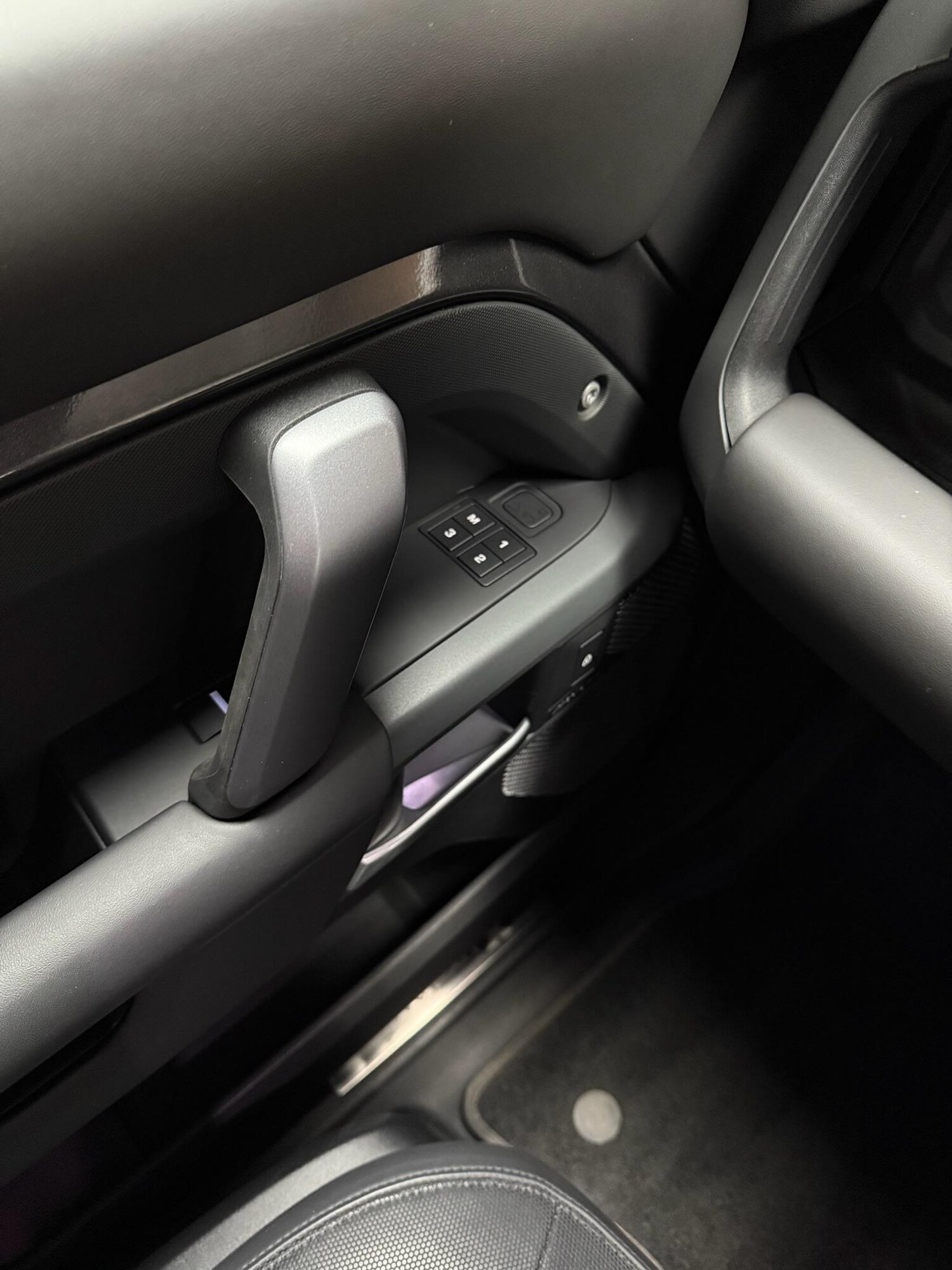 Used Land Rover Defender 110 for sale - 76727815: Photo 41