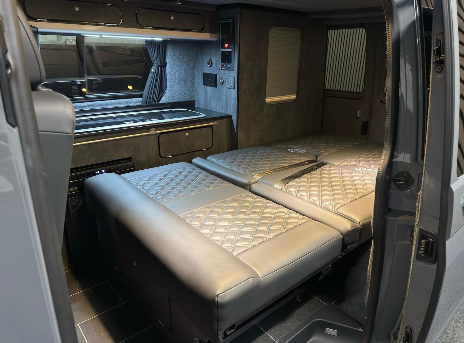 Used Volkswagen Transporter for sale - 76728904: Photo 34