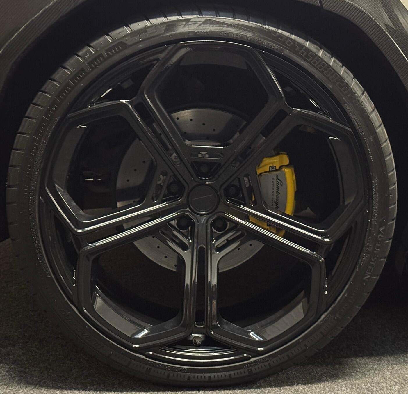 Used Lamborghini Urus 2023 for sale - 77387128: Photo 24