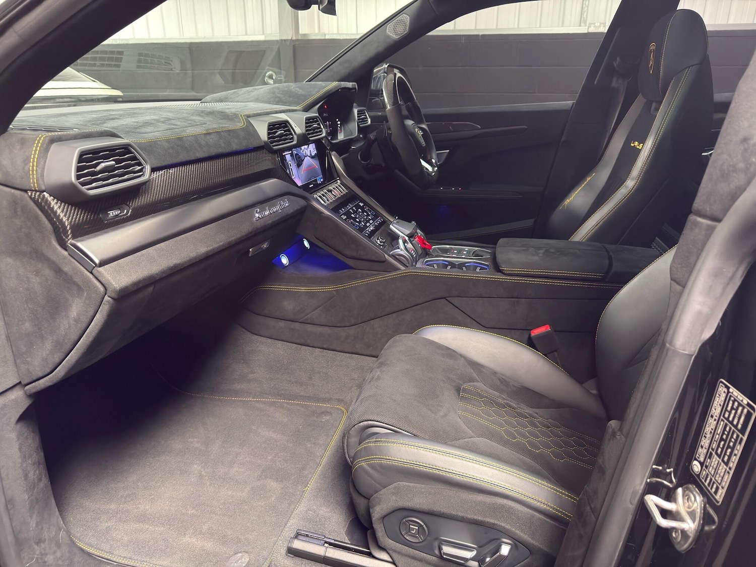 Used Lamborghini Urus 2023 for sale - 77387128: Photo 33