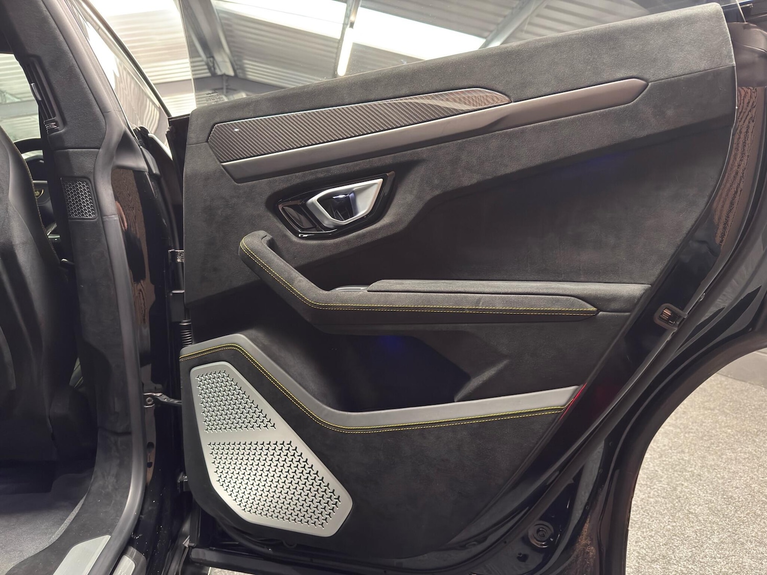 Used Lamborghini Urus 2023 for sale - 77387128: Photo 37