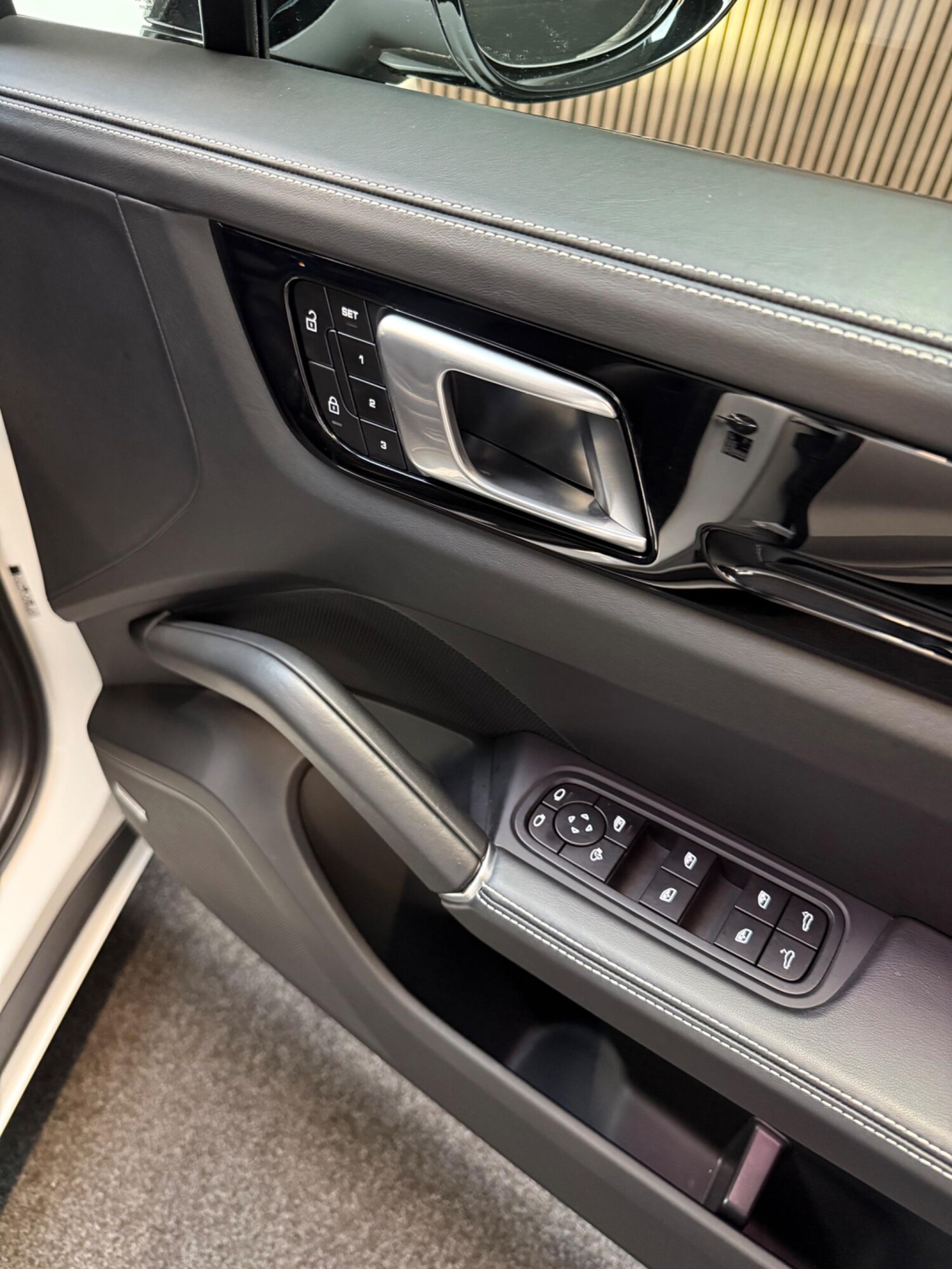 Used Porsche Cayenne for sale - 76728633: Photo 27