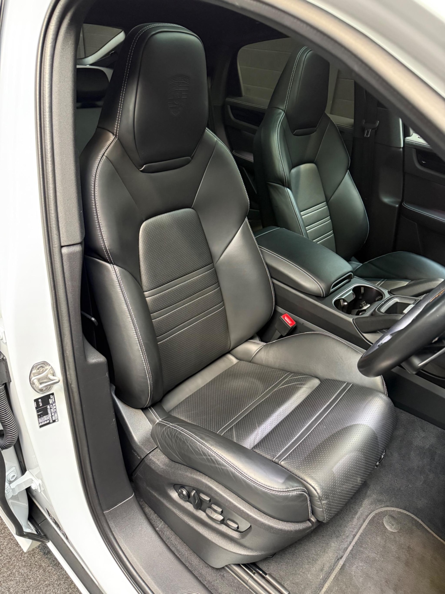 Used Porsche Cayenne 2022 for sale - 78006824: Photo 3