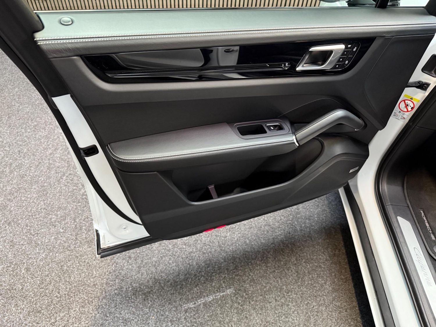 Used Porsche Cayenne 2022 for sale - 78006824: Photo 32