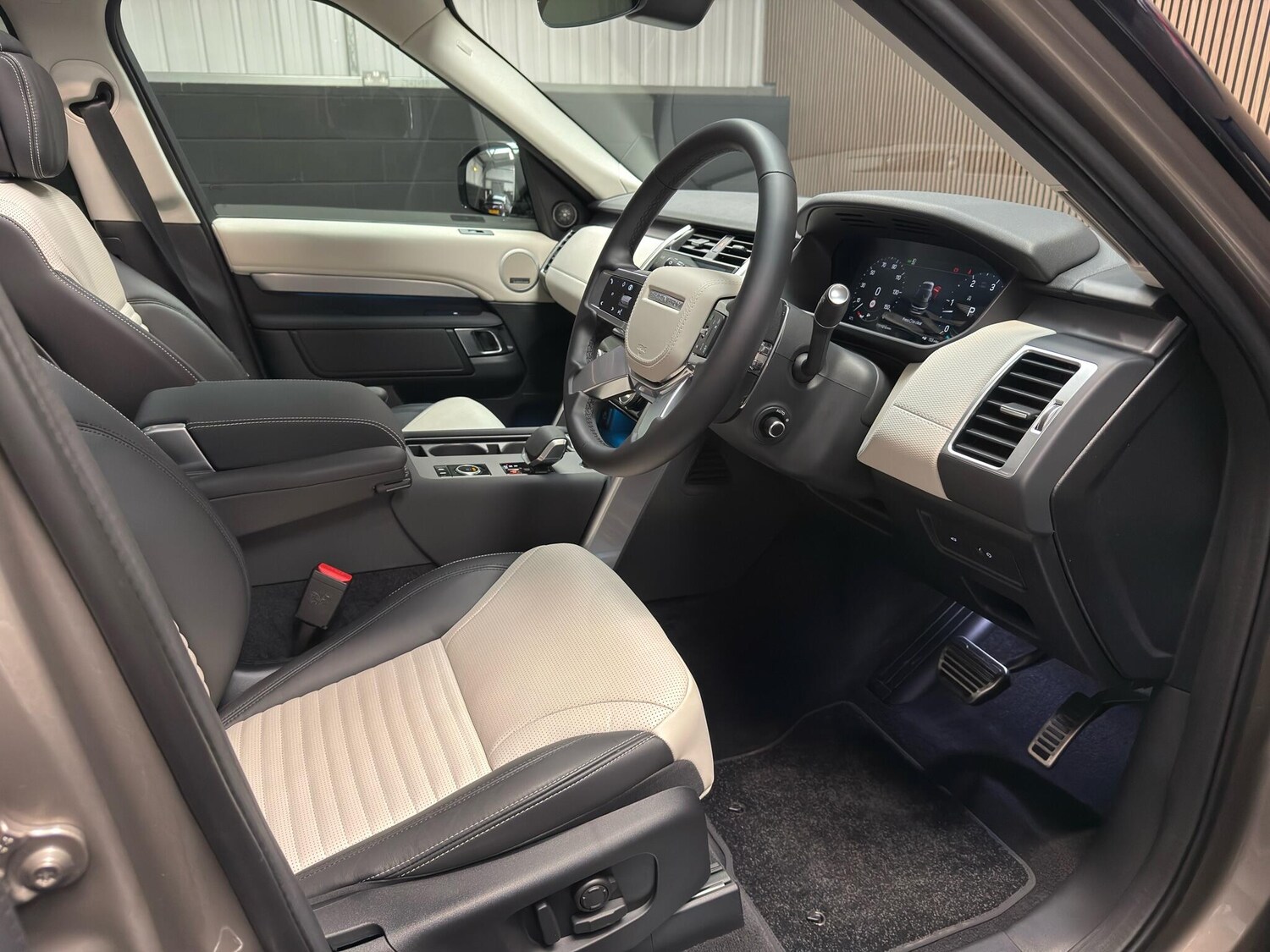 Used Land Rover Discovery for sale - 76728761: Photo 26