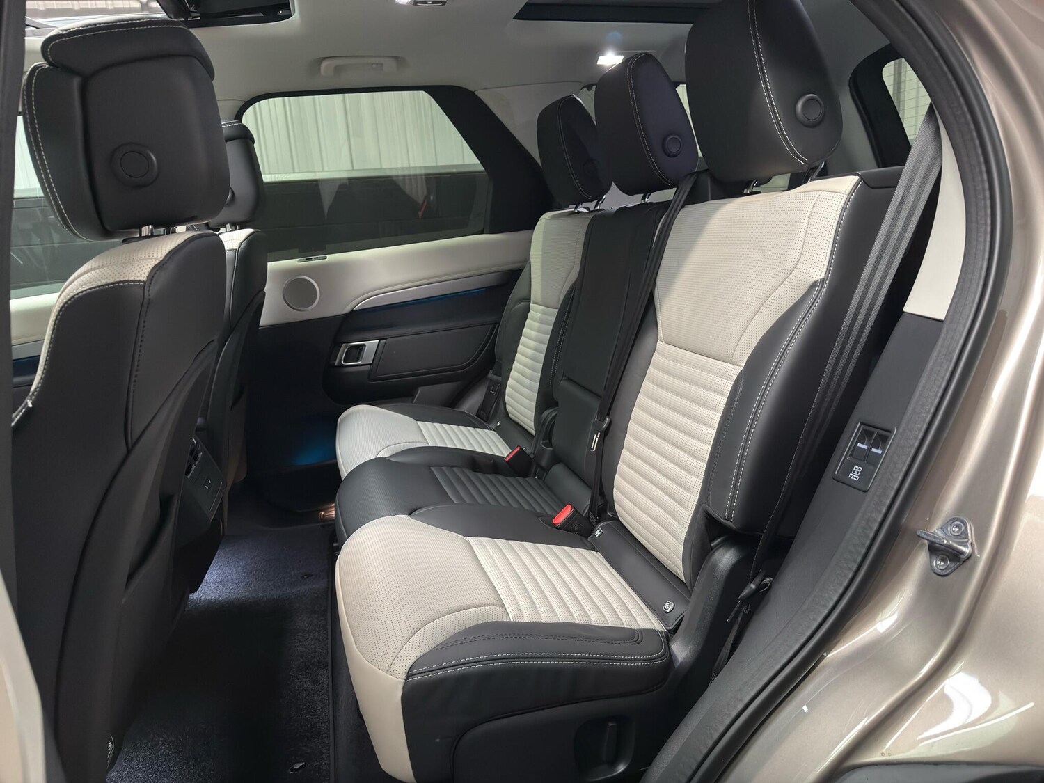 Used Land Rover Discovery for sale - 76728761: Photo 31