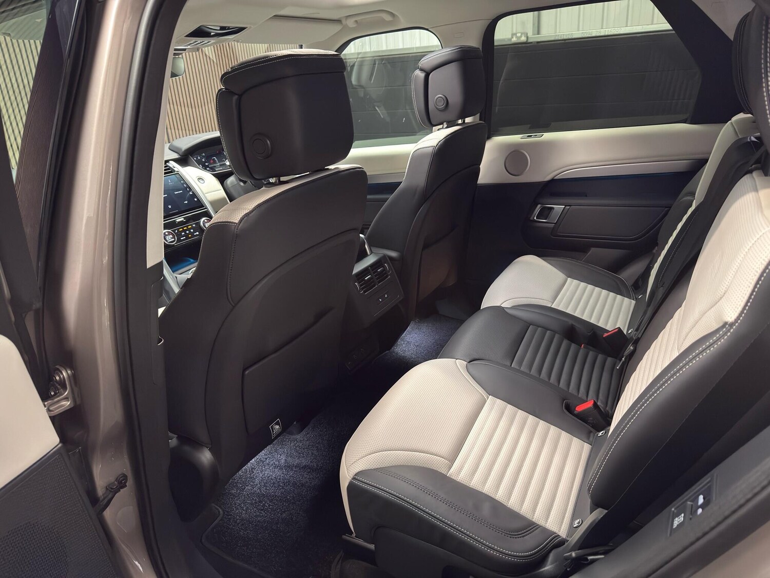 Used Land Rover Discovery for sale - 76728761: Photo 32