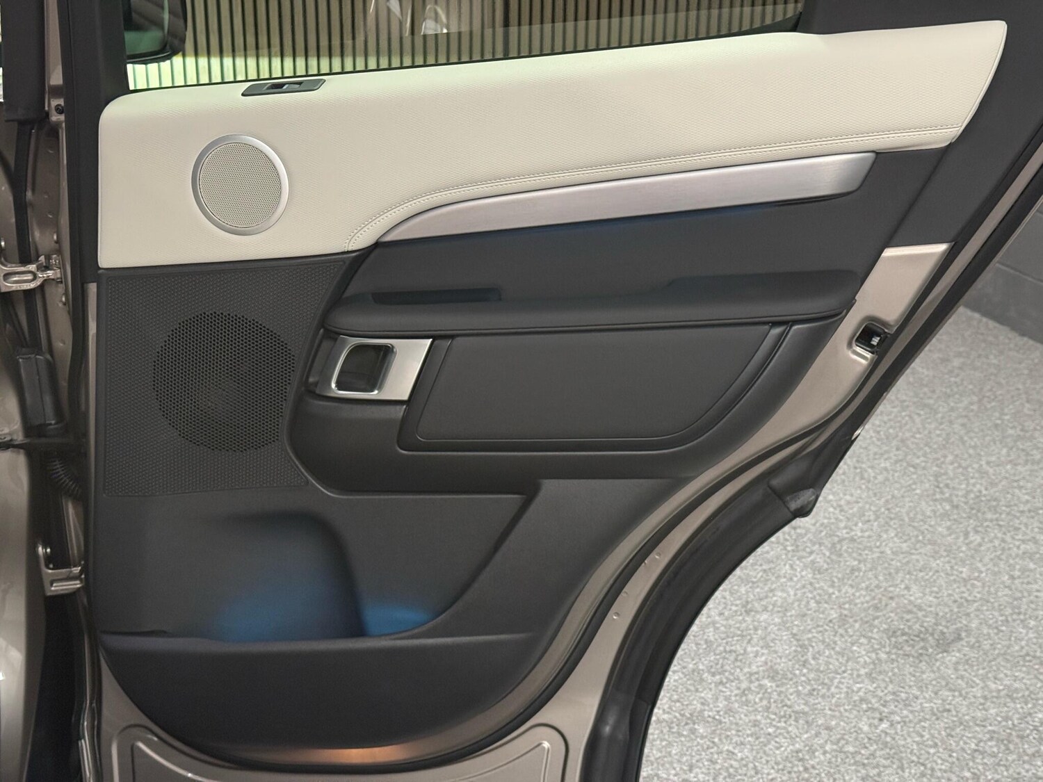 Used Land Rover Discovery for sale - 76728761: Photo 33