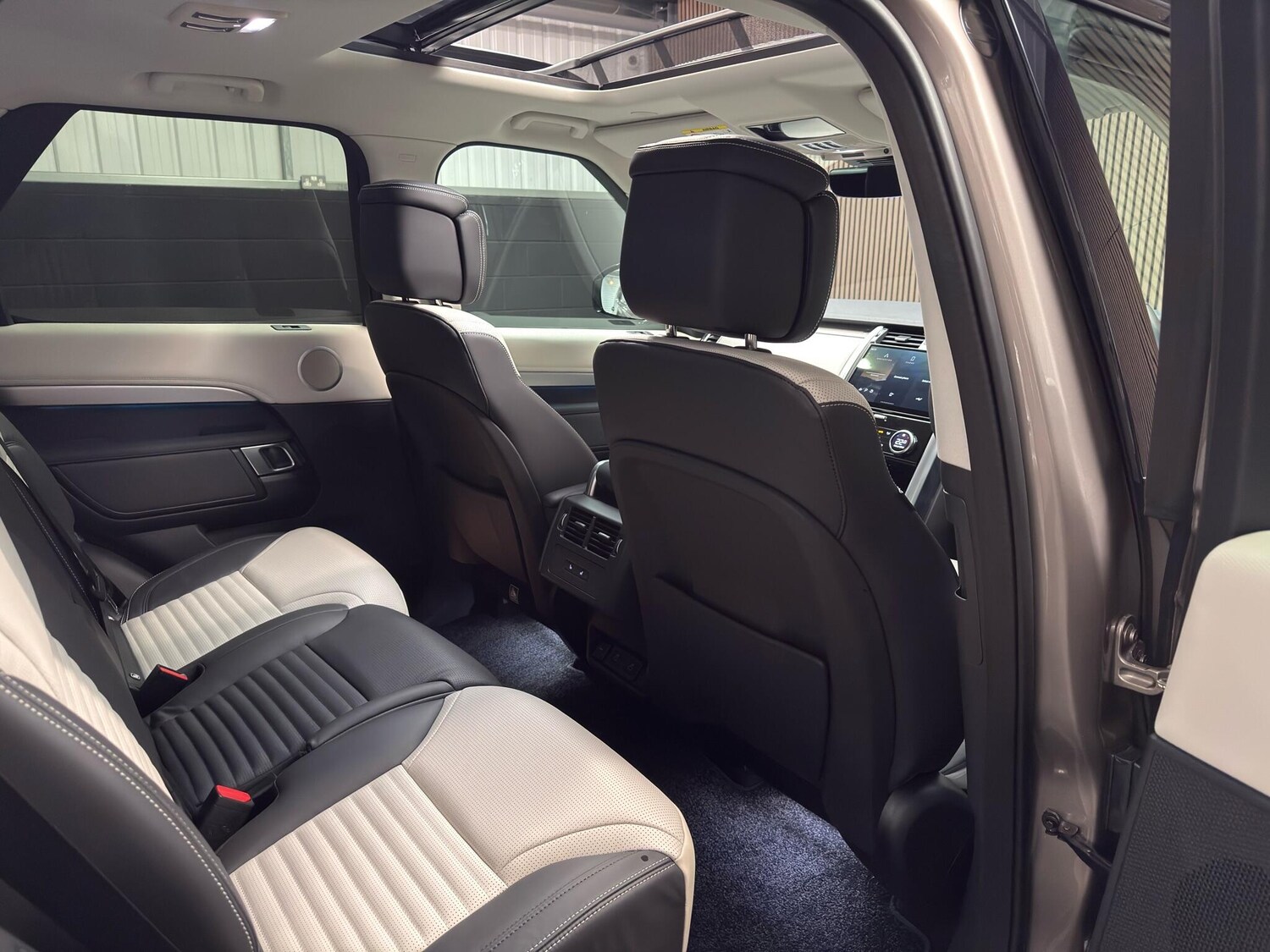 Used Land Rover Discovery for sale - 76728761: Photo 34