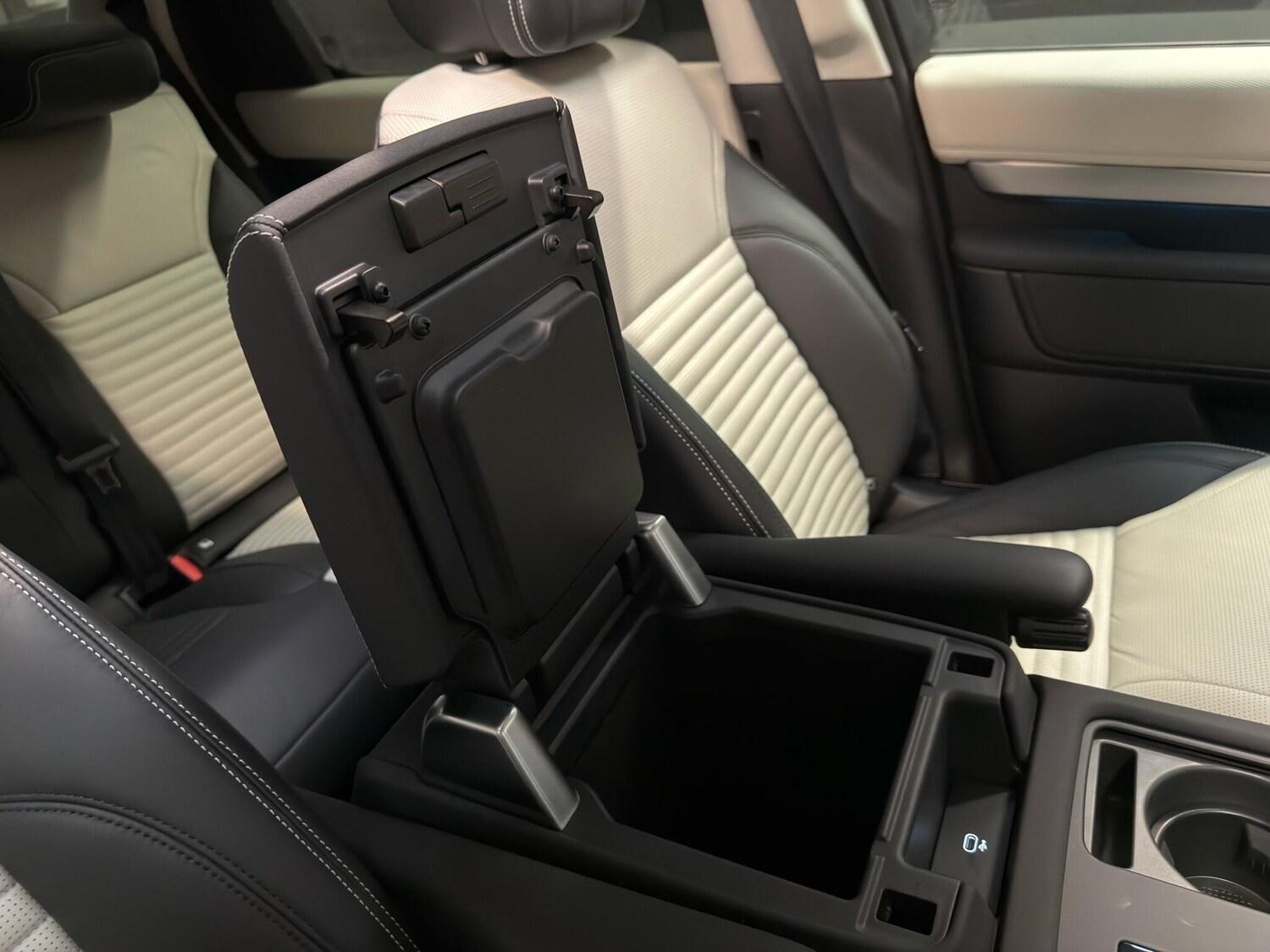 Used Land Rover Discovery for sale - 76728761: Photo 48