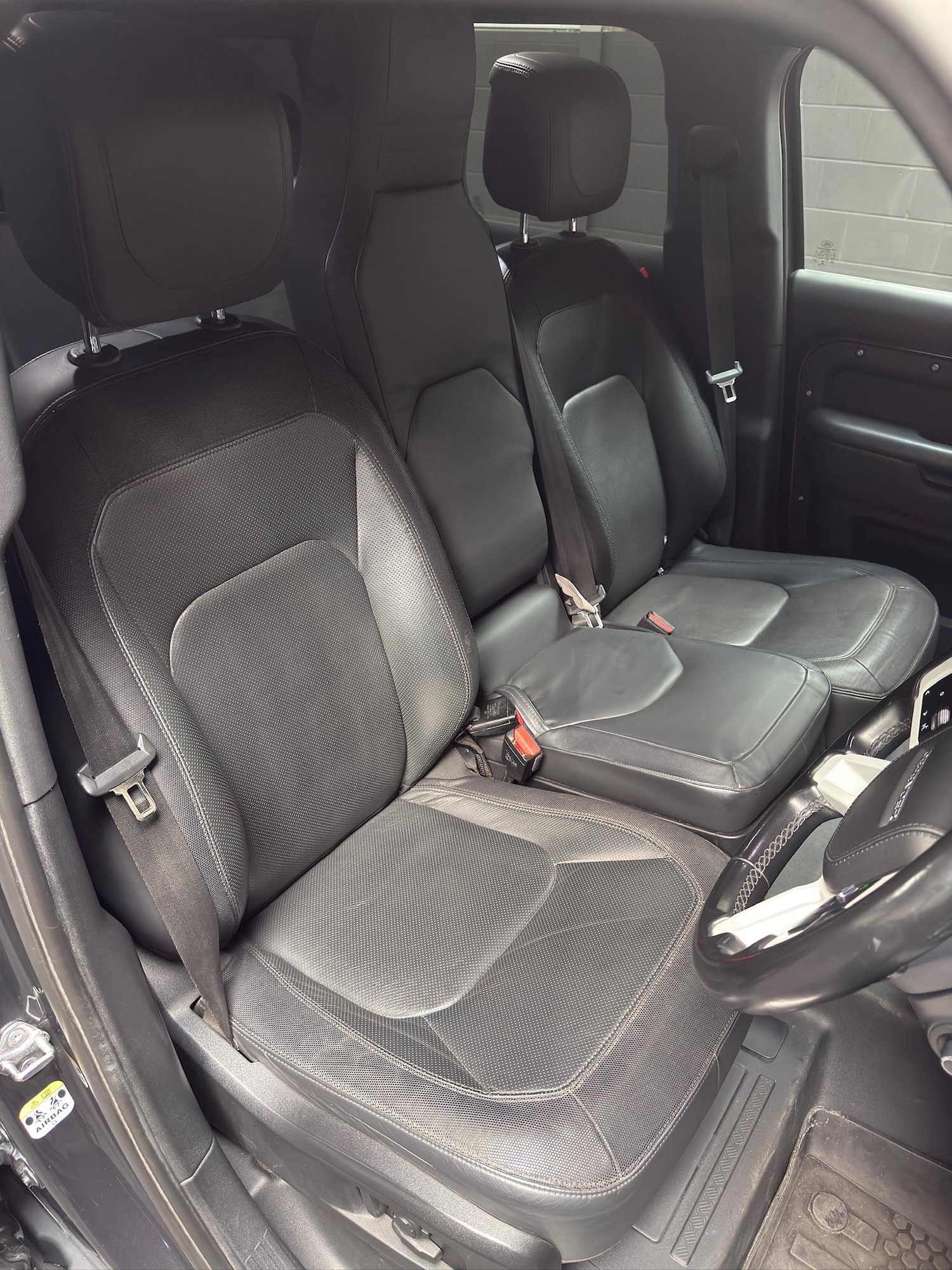 Used Land Rover Defender 110 for sale - 76728795: Photo 2