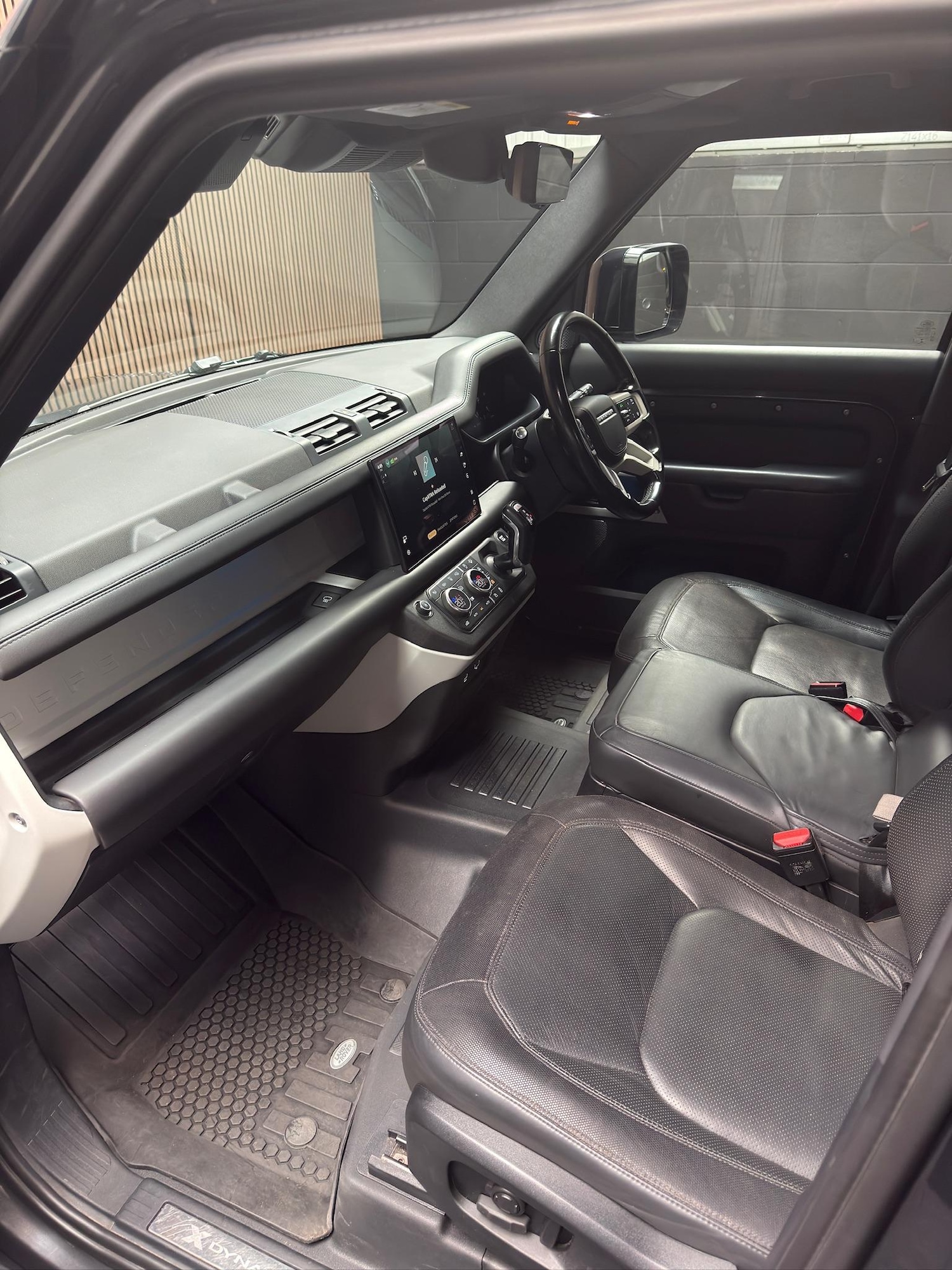 Used Land Rover Defender 110 for sale - 76728795: Photo 24