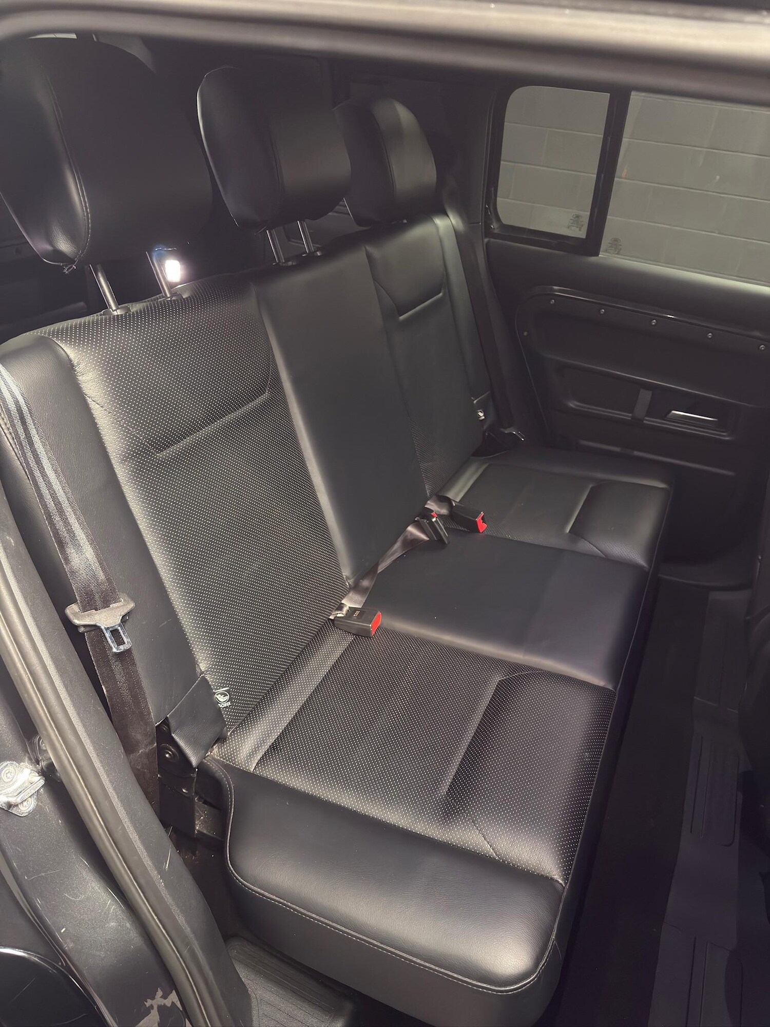 Used Land Rover Defender 110 for sale - 76728795: Photo 27