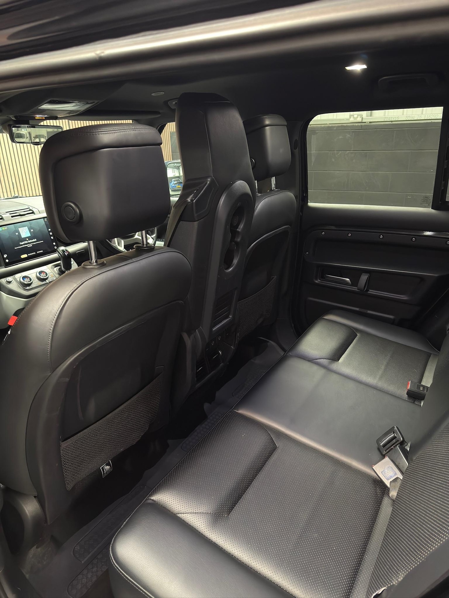 Used Land Rover Defender 110 for sale - 76728795: Photo 29