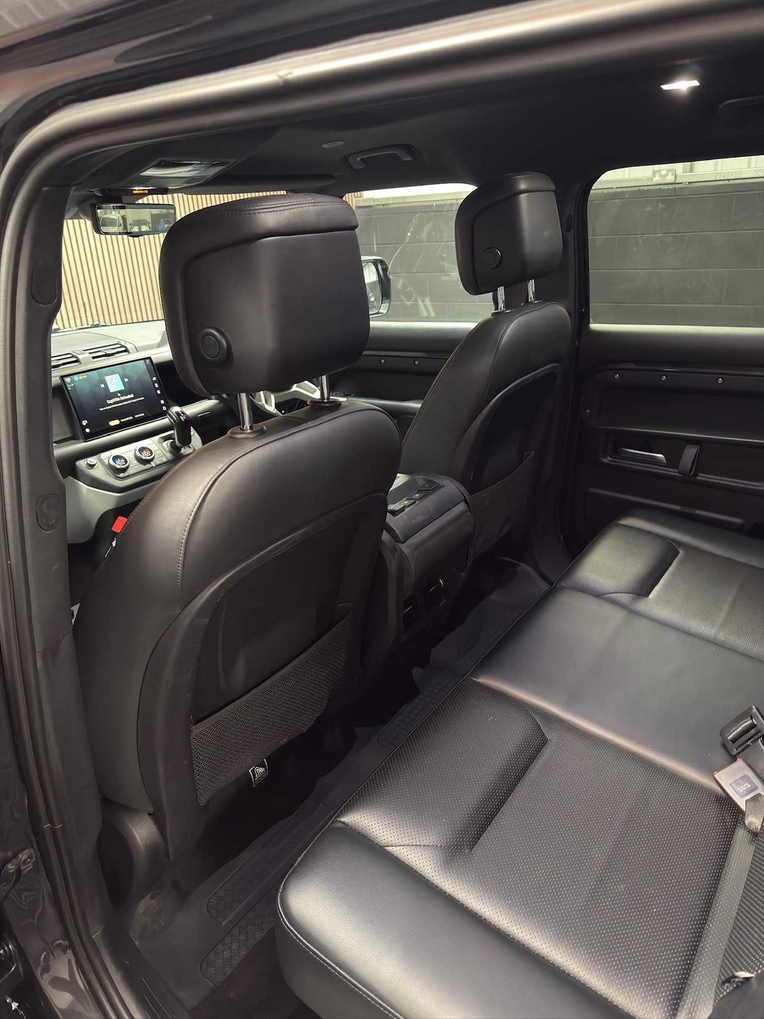 Used Land Rover Defender 110 for sale - 76728795: Photo 30