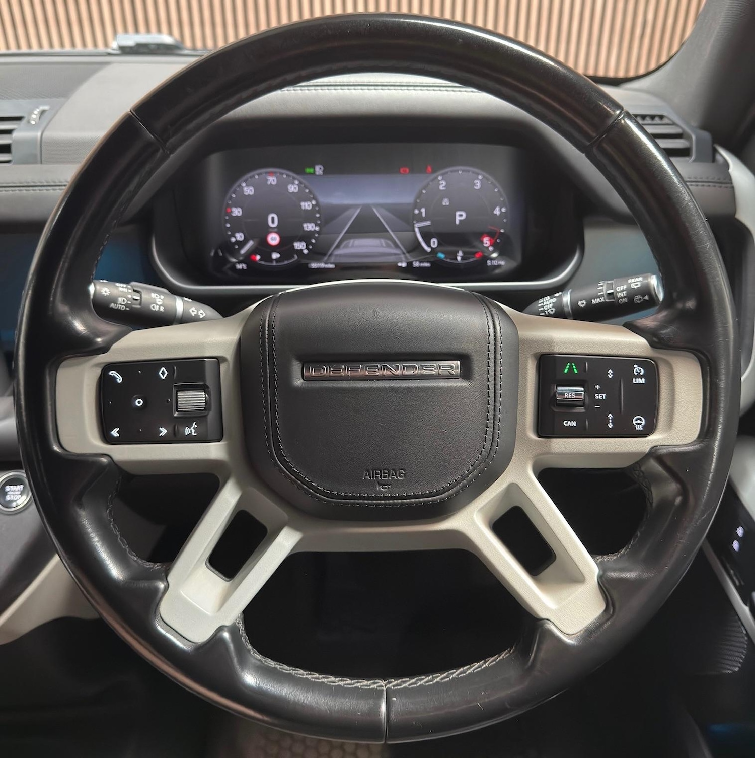 Used Land Rover Defender 110 for sale - 76728795: Photo 4