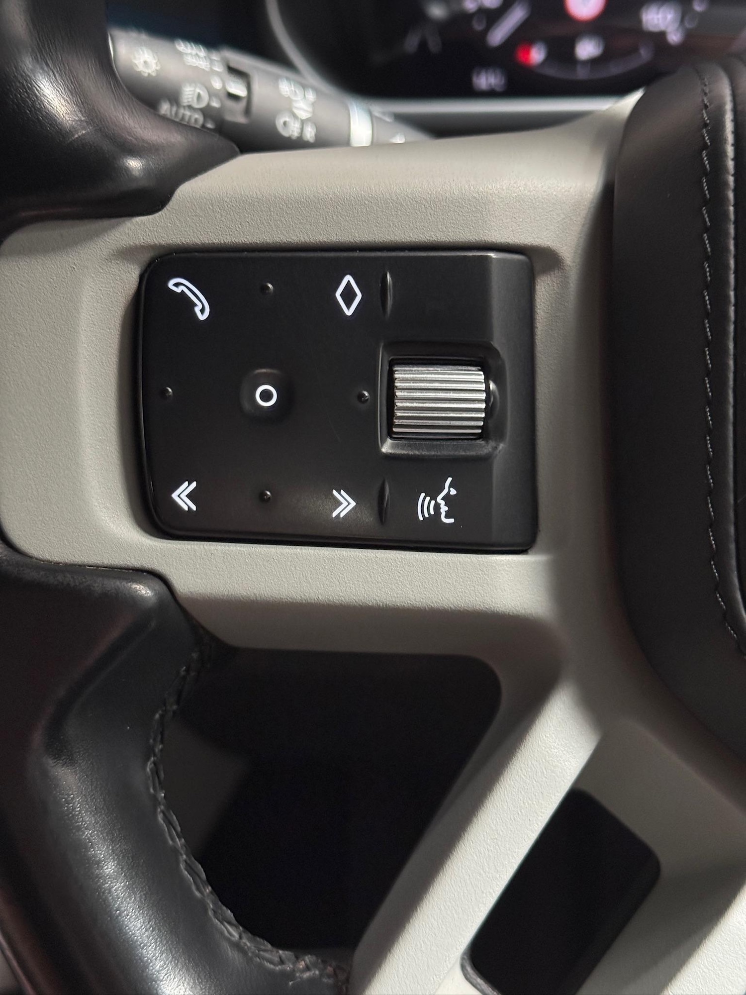 Used Land Rover Defender 110 for sale - 76728795: Photo 66