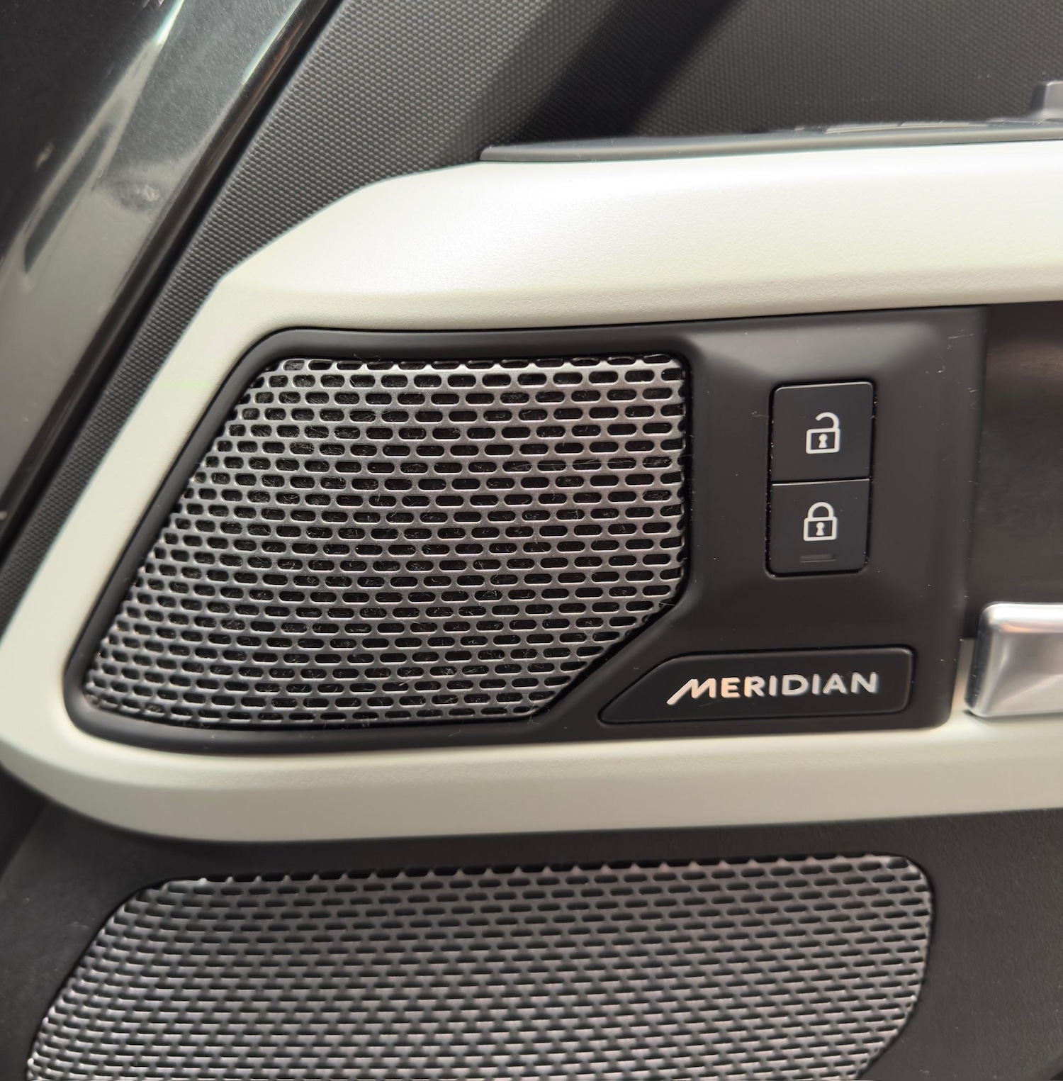 Used Land Rover Defender 110 for sale - 76728795: Photo 69