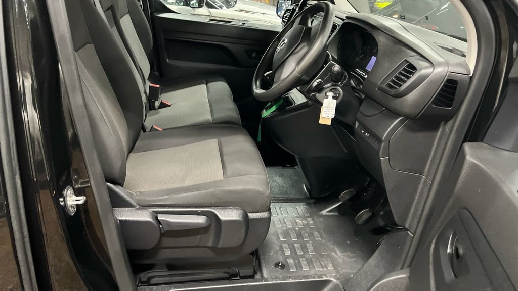 Used Vauxhall Vivaro 2024 for sale - 77302838: Photo 7