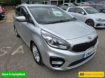 Used Kia Carens 2018 for sale - 76634858: Photo