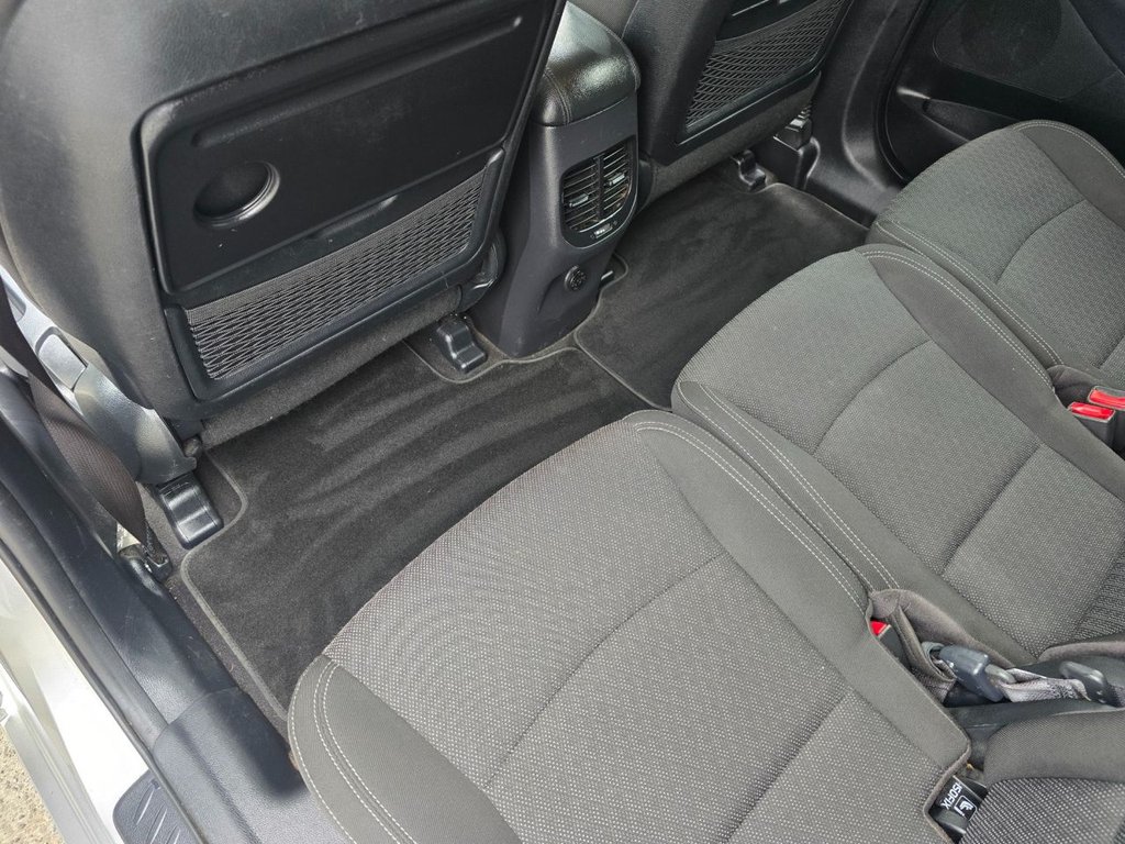 Used Kia Carens 2018 for sale - 76634858: Photo 38