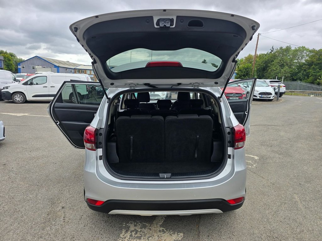 Used Kia Carens 2018 for sale - 76634858: Photo 44