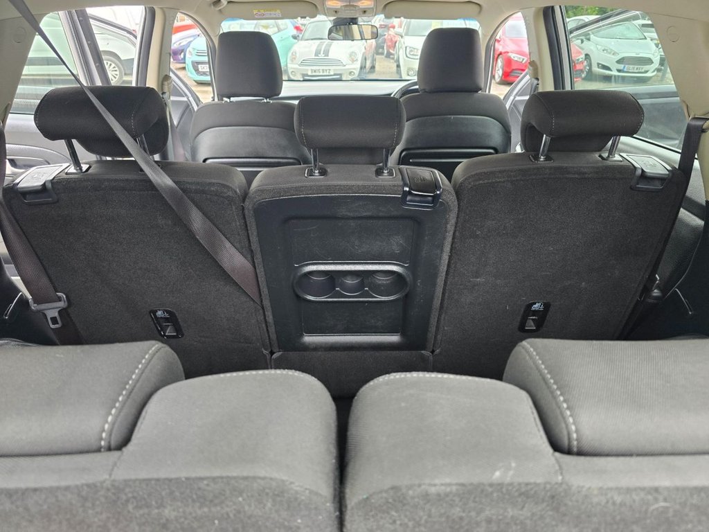 Used Kia Carens 2018 for sale - 76634858: Photo 47