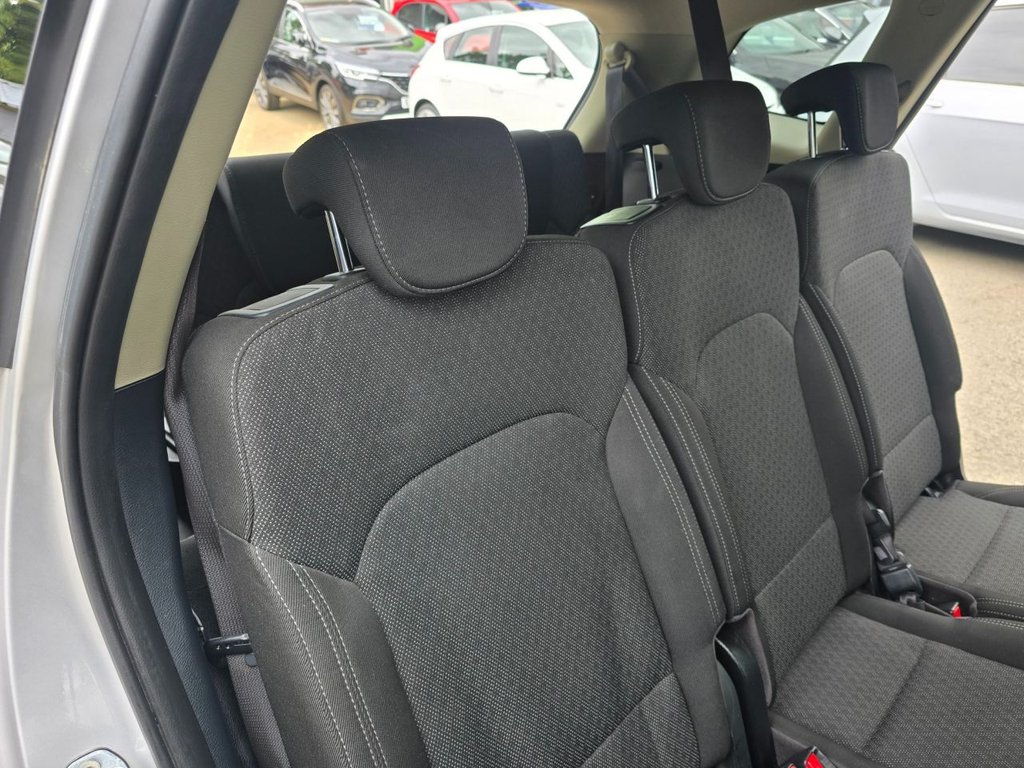 Used Kia Carens 2018 for sale - 76634858: Photo 50