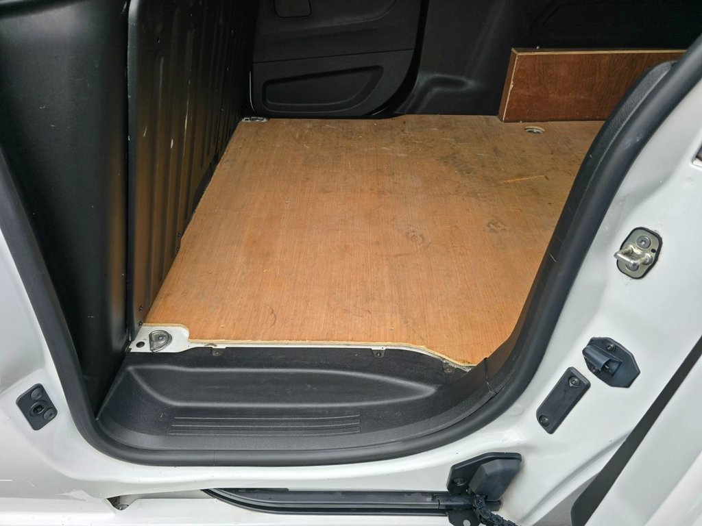 Used Peugeot Partner 2021 for sale - 76634931: Photo 40