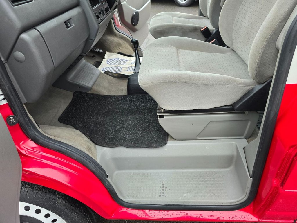 Used Volkswagen Caravelle 2000 for sale - 76634851: Photo 33