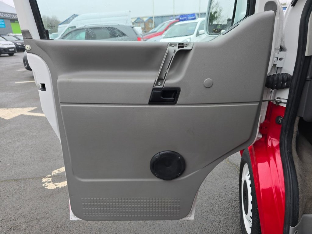 Used Volkswagen Caravelle 2000 for sale - 76634851: Photo 34