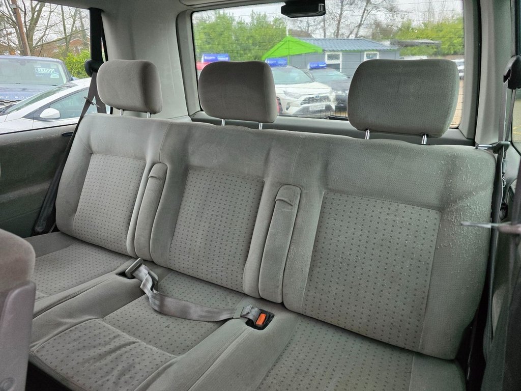 Used Volkswagen Caravelle 2000 for sale - 76634851: Photo 37