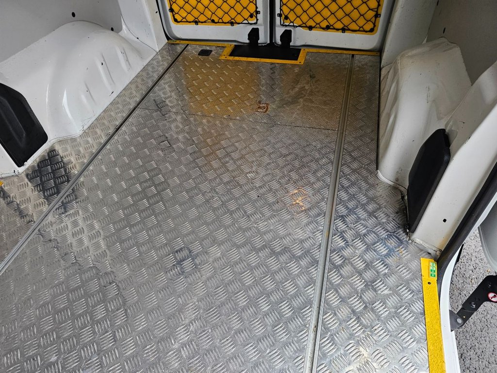 Used Peugeot e-Expert 2021 for sale - 77250733: Photo 35