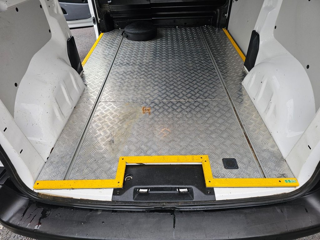 Used Peugeot e-Expert 2021 for sale - 77250733: Photo 39