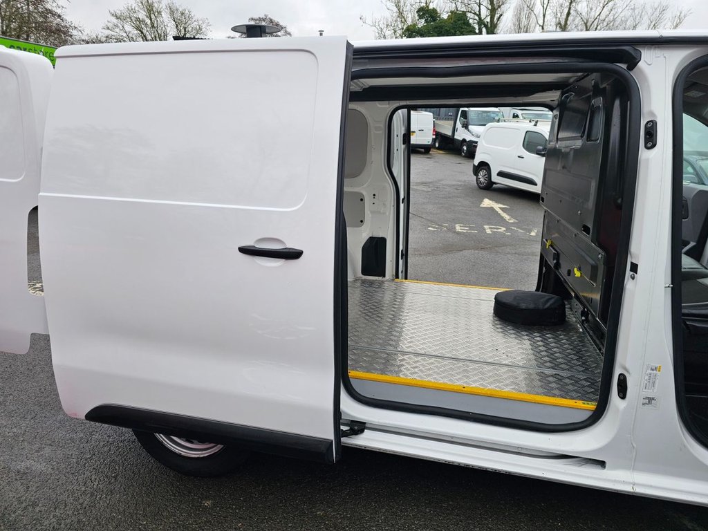 Used Peugeot e-Expert 2021 for sale - 77250733: Photo 42