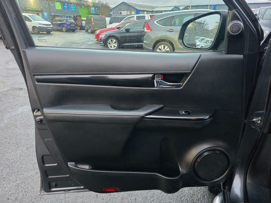 Used Toyota Hilux 2019 for sale - 76634865: Photo 41
